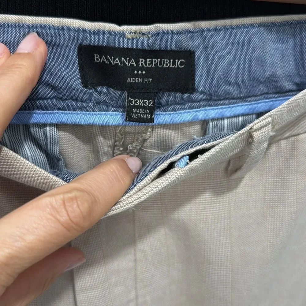 Banana Republic Mens Chino Pants khaki Tan Aiden Fit 33x32 100% Cotton